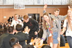 「Welcome to kogota」ウィノナ親善大使の入場です　