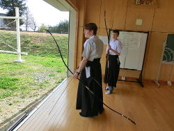 『初めての　弓道体験(1)』