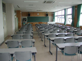 合同講義室（中）