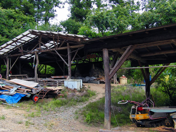 炭焼き小屋